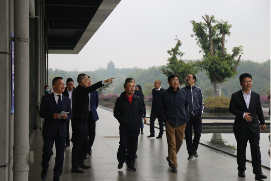 bifa必发集团集团表部董事一行调研聚峰谷项目