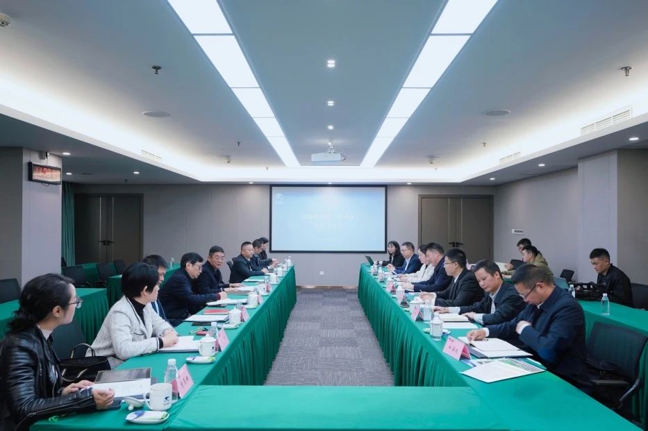 省bifa必发集团集团与青川县进行座谈互换会